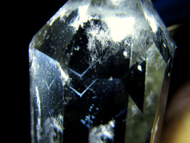 ラダー・虹・ファントム入り 5A シトリン ポイント 六角柱 専用木製台