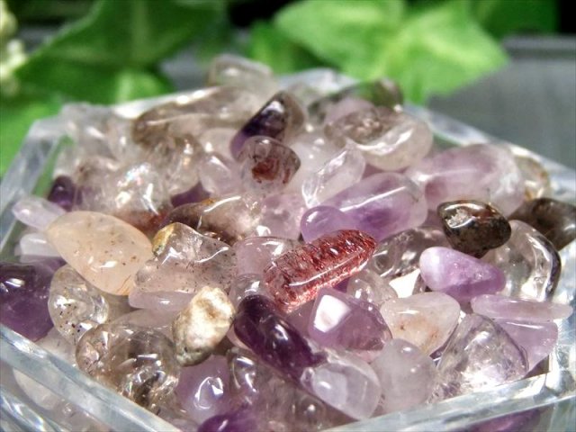 スーパーセブン さざれ クリスタル 200グラム 多鉱物を閉じ込めた水晶