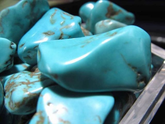 大粒タイプ 天然染色 ターコイズ さざれ 約200入り 粒の大きさ約8mm