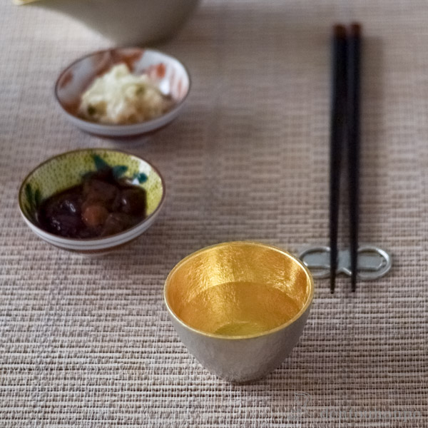 送料無料】 ぐい呑 金箔 大 2個セット / 能作 ぐいのみ 盃 酒器 セット