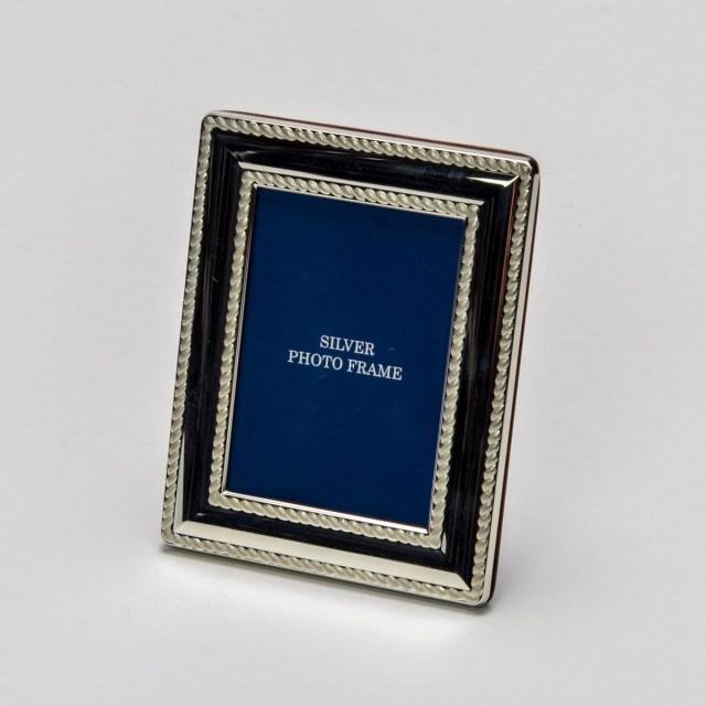 送料無料】 銀製 フォトフレーム ツイスト M / 写真立て フォト