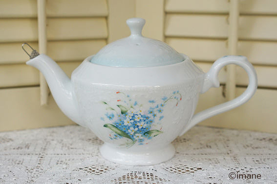 イマン クラリス 陶器 ポット（ティーストレーナー付き）【薔薇の雑貨