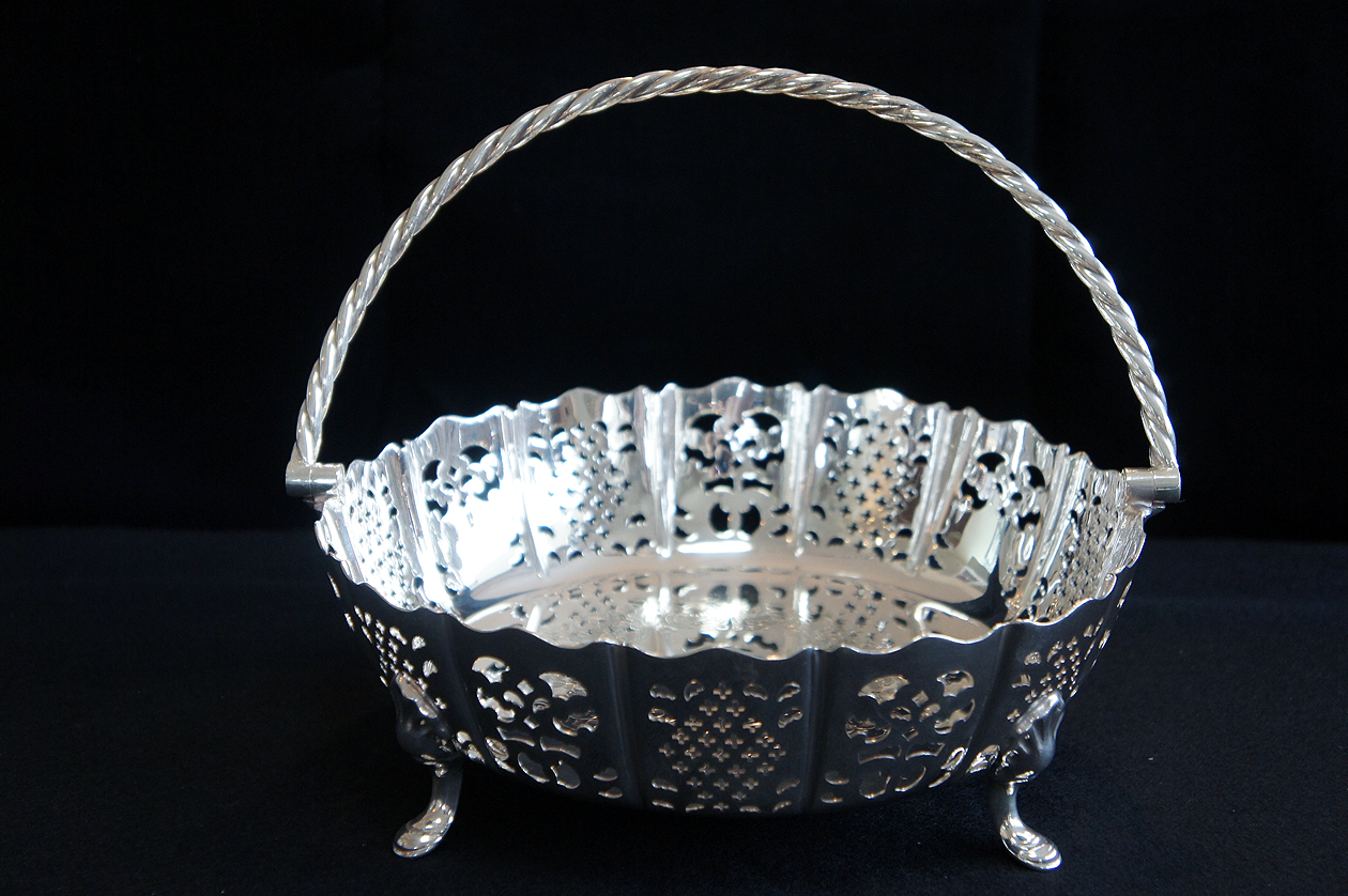 シルバープレート ラウンドバスケット 英国アンティークとヴィンテージ