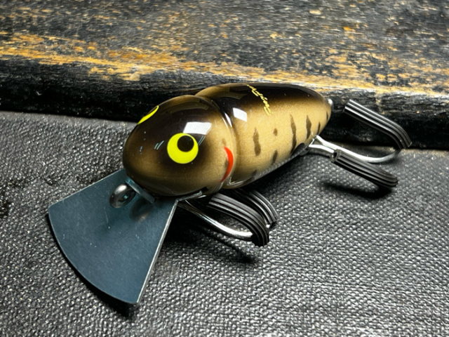 クレイジーウォブラーナノオリジナル：木目ブラックバック FROG