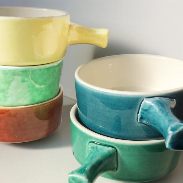カラフルなヴィンテージ陶器ワンハンドルボウル｜アンバーデザイン