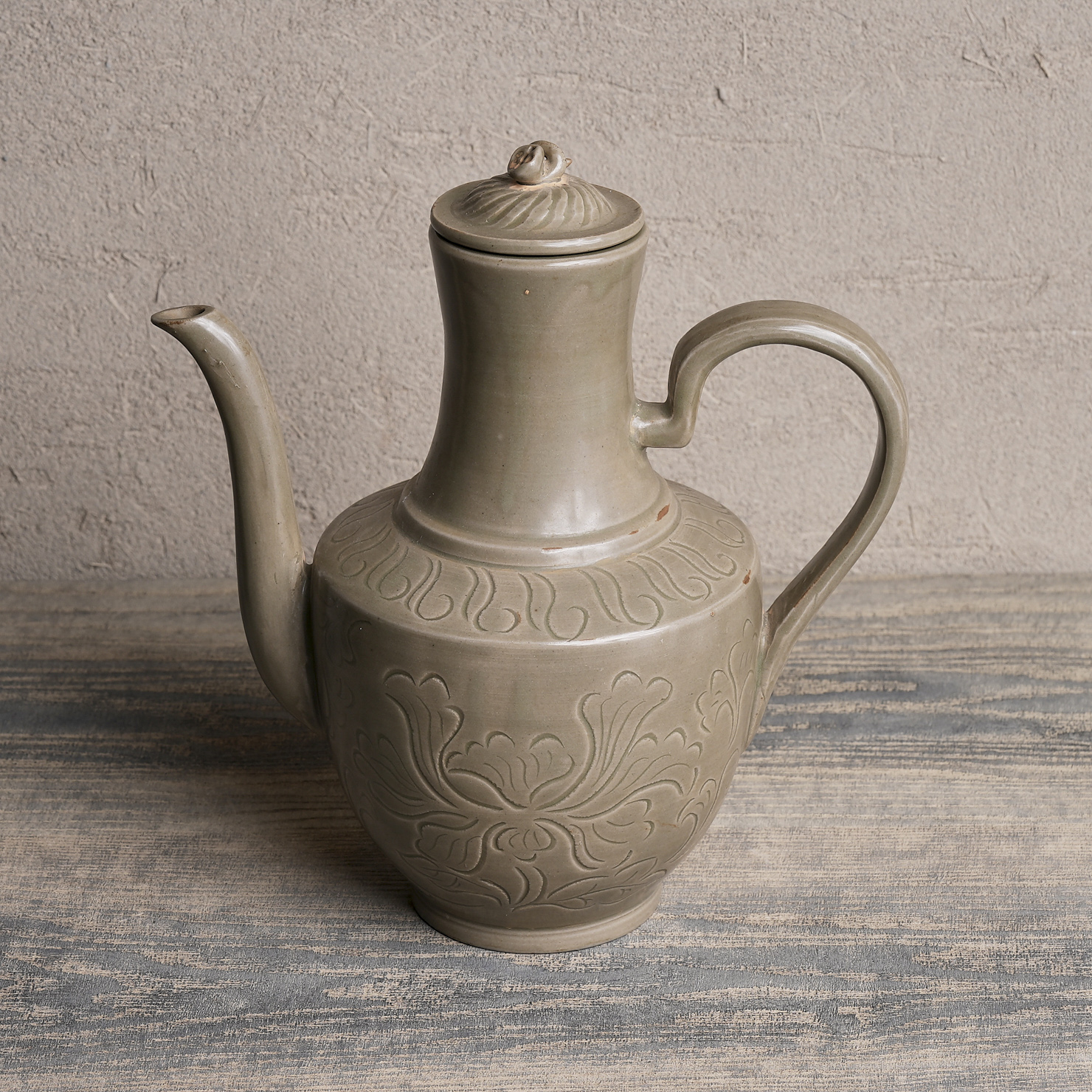 中国 陶器 青磁花牡丹文水差し