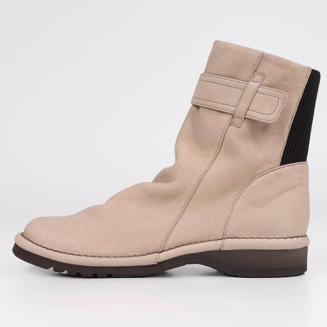 VITA NOVA（ヴィタノヴァ）シワ加工リブニットショートブーツ ダーク