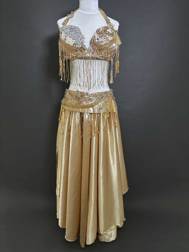 ベリーダンス衣装】艶のあるゴールドが輝く！装飾もゴージャスなベリー