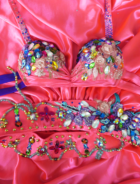 ベリーダンス衣装】青味ピンク×紫が透明感を引き立てる◎ベリーダンス