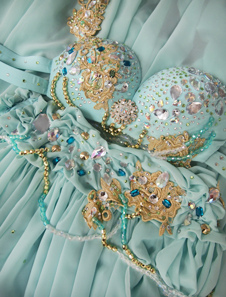 ベリーダンス衣装】大人気！ミントグリーンの衣装！フリルが可愛らしく