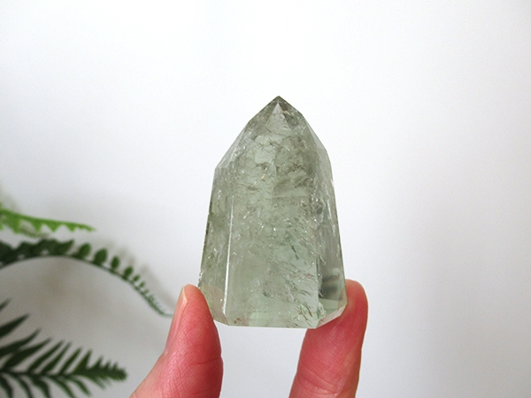 プラシオライト グリーンアメジスト 水晶 ポイント | 天然石専門店【鬮石】