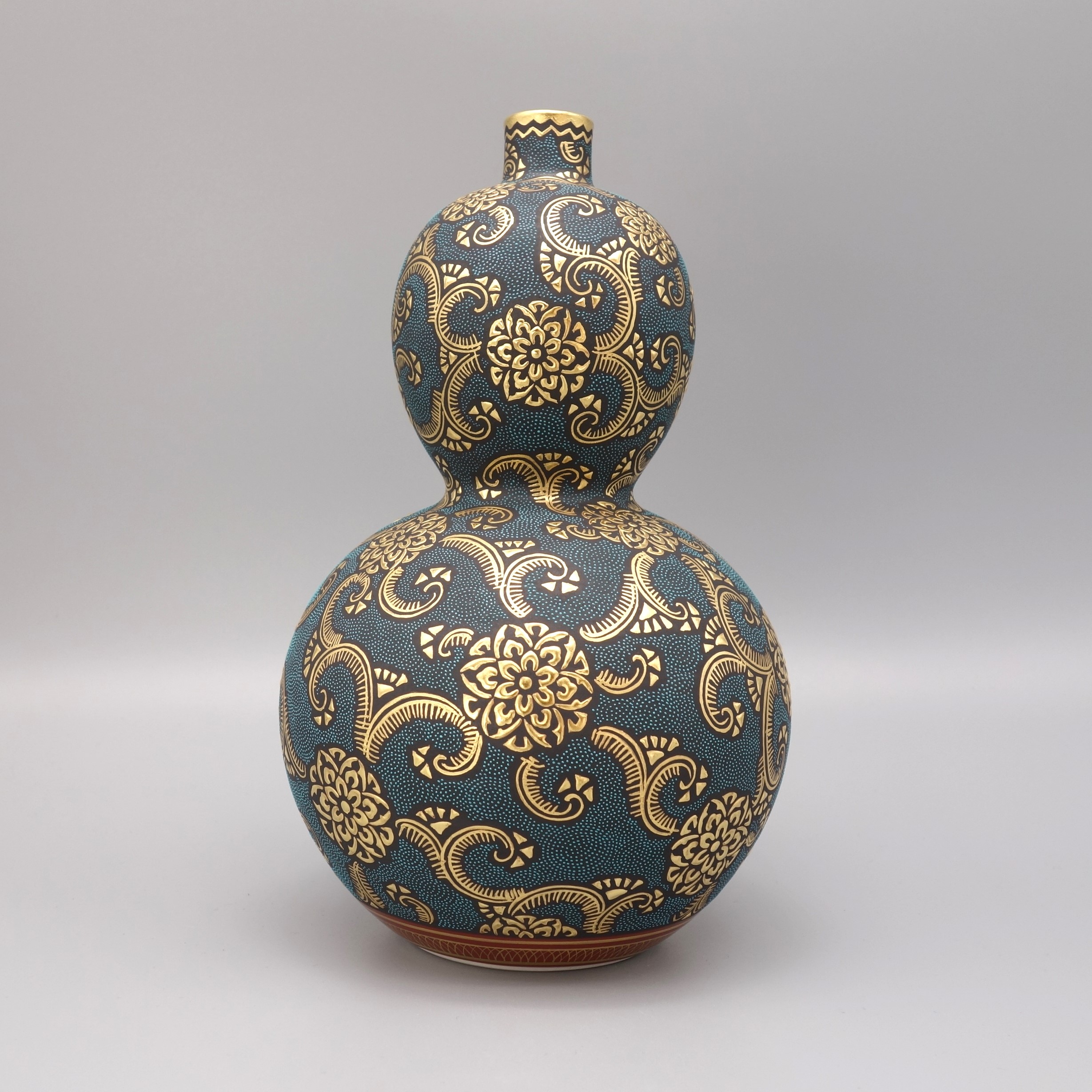 7号花瓶（瓢形） 盛金青粒宝相華二重唐草紋 [ 三代 仲田錦玉 ]