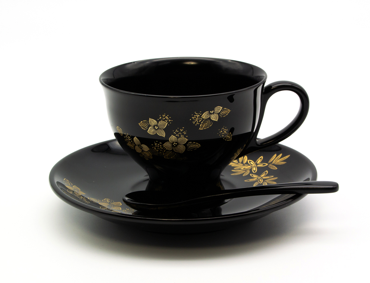 復興支援》輪島塗 コーヒーカップ（黒 草花ちらし沈金） かぶらきで