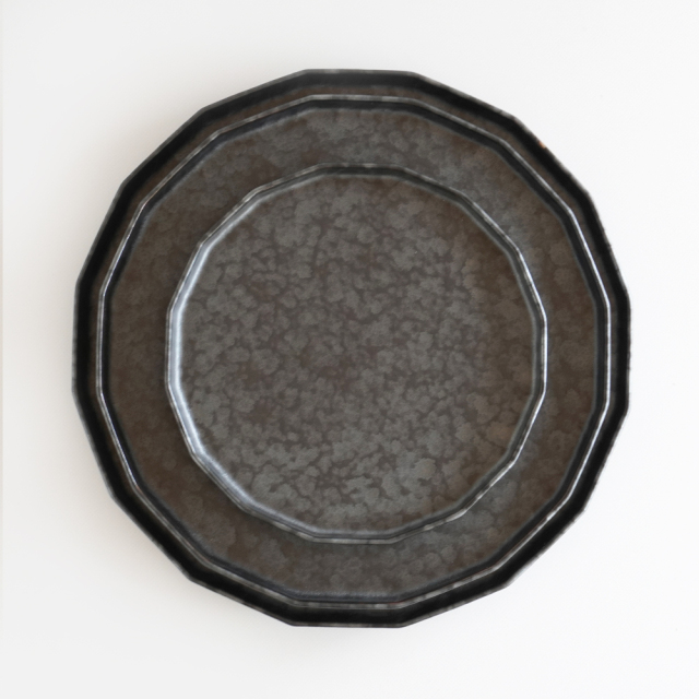十六角プレート 黒サビ絞りマット【3サイズ】（15.5cm-23.5cm）