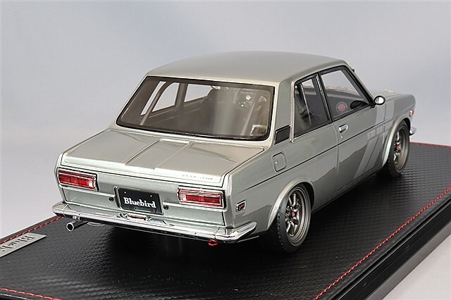 イグニッションモデル 1/18 ダットサン ブルーバード (510) ガン