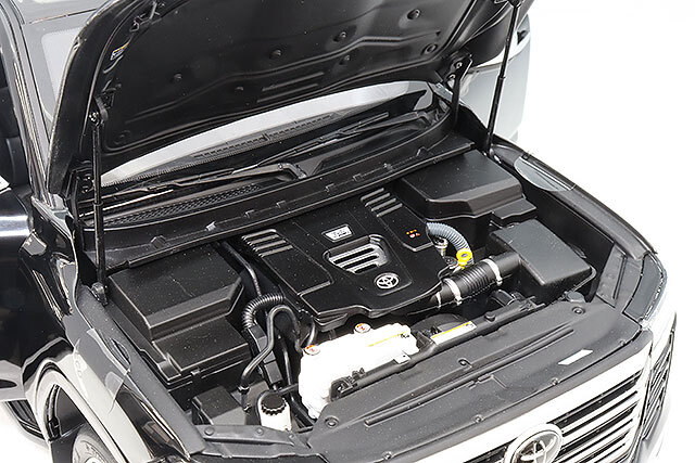 LCDモデル 1/18 ランドクルーザー300 ZX ブラック