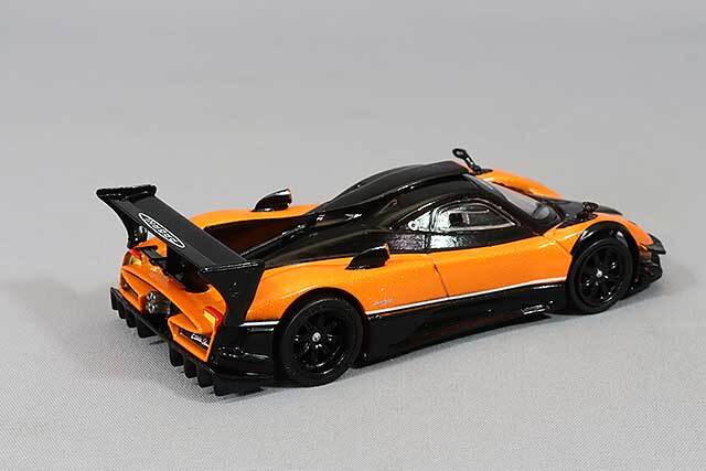 Tarmac 1/64 パガーニ ゾンダ レボリューション アランチョサントロペ