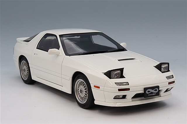 WHELART 1/18 マツダ サバンナ RX-7 (FC) アンフィニ ホワイト 右ハンドル