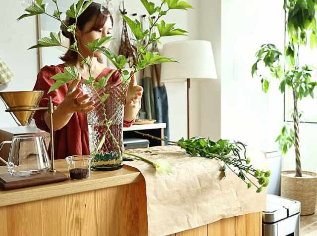 STILLEBEN フラワーベース Concave Vase Swirl 高さ28cm｜北欧