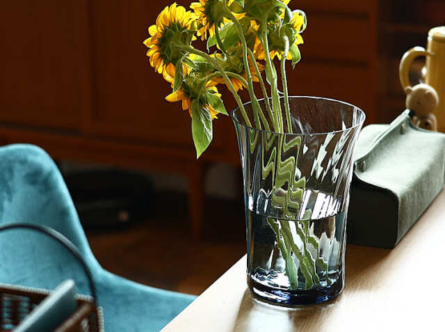 STILLEBEN フラワーベース Concave Vase Swirl 高さ20cm Atlantic Blue