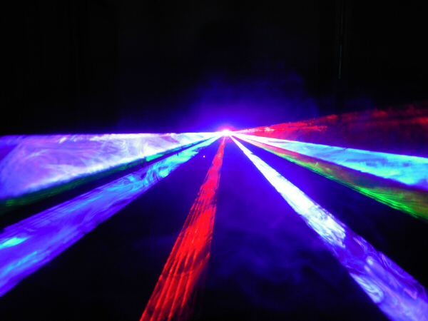 超小型で設置場所を選びません！650mwRGBカラーレーザーライト、超格安