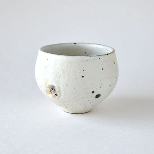 粉引 ほっこり湯呑・中【陶器】／十河 隆史(T-POTTERY)｜手しごと雑貨