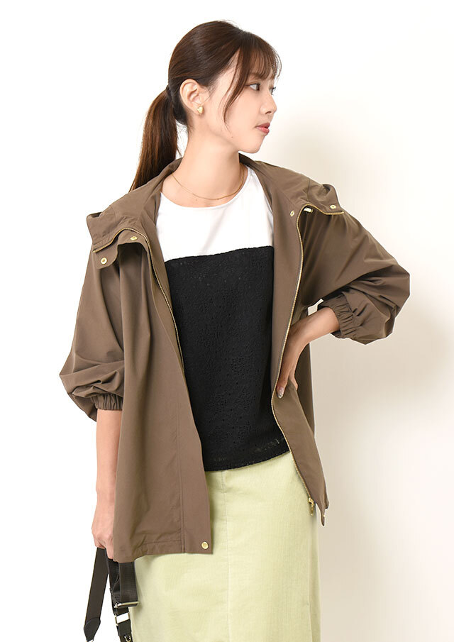 新品】バボラ フード付き軽量ジャケット ベージュ/クリーム 新品