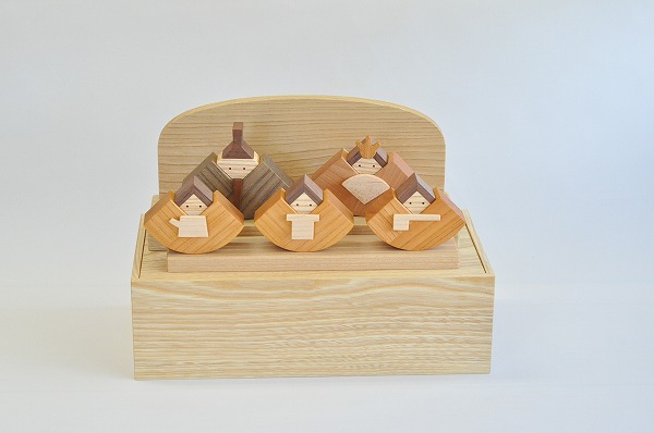 木のおもちゃHANA：木のひな人形、五月人形の専門店です