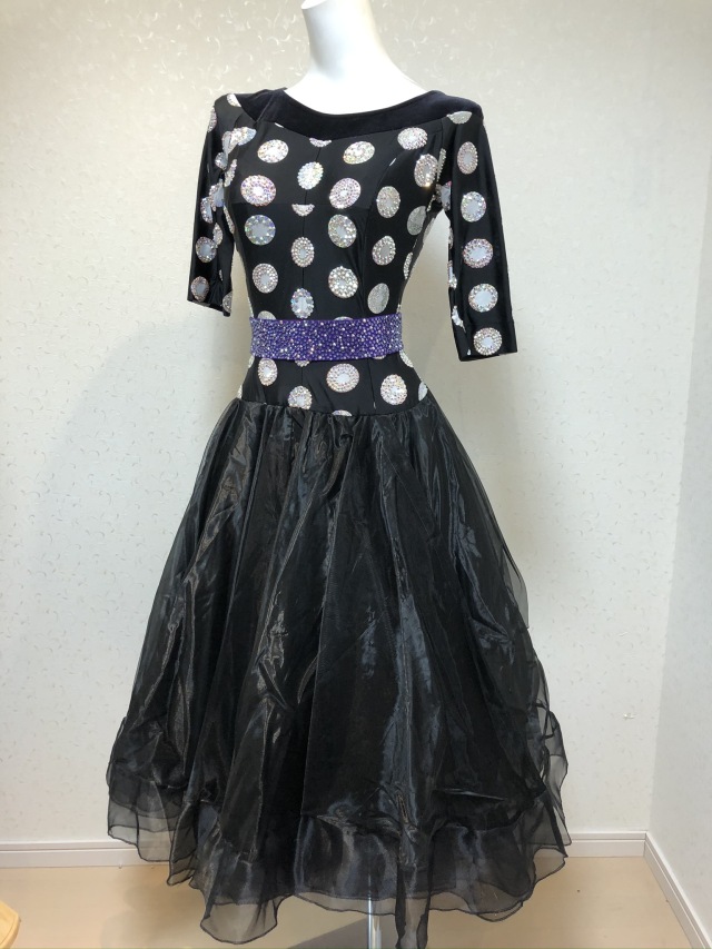 M1246 黒に水玉ドットドレス