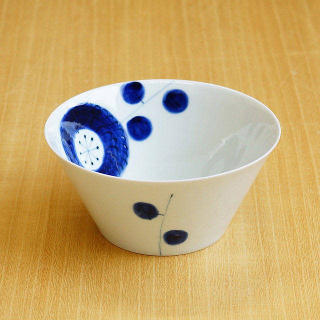 有田焼 一峰窯 「輪花反鉢（L）」一峰窯さんから水玉模様のような