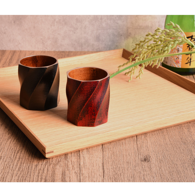 酒カップ らせん 赤/黒 木製 漆塗り FC13-6/8 漆器の井助