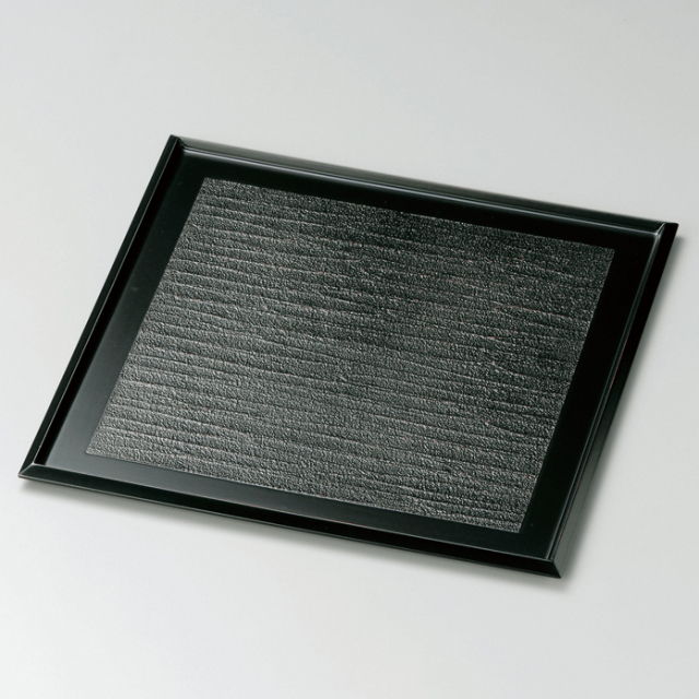 漆塗り黒市松・赤麻の葉模様の大長平皿