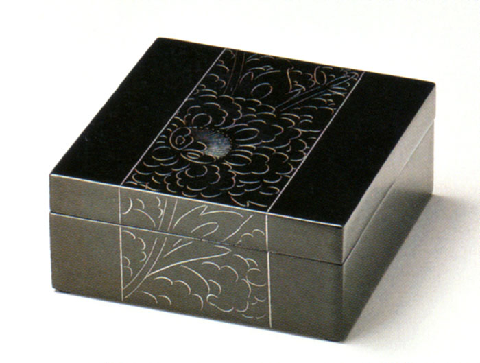 小箱 プラチナ牡丹彫 黒 木製 漆塗り 小物入れ（製造中止） 漆器の井助