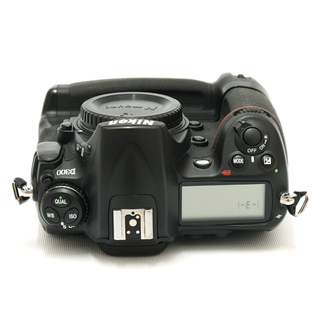 中古】ニコン デジタル一眼 D300 ・ バッテリーグリップ MB-D10【B】
