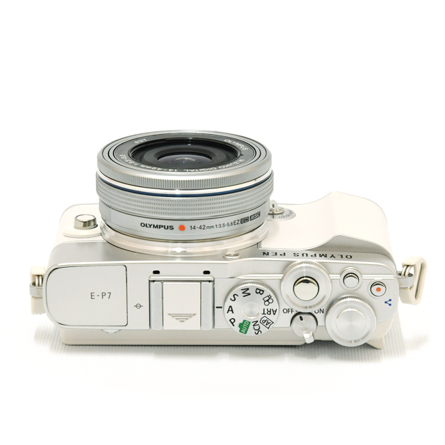 中古】オリンパス ミラーレスカメラ PEN E-P7 ホワイト ・ 14-42mm F4