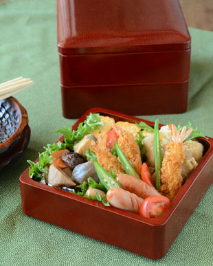 香川漆器の重箱 【砥部工房 からくさ】