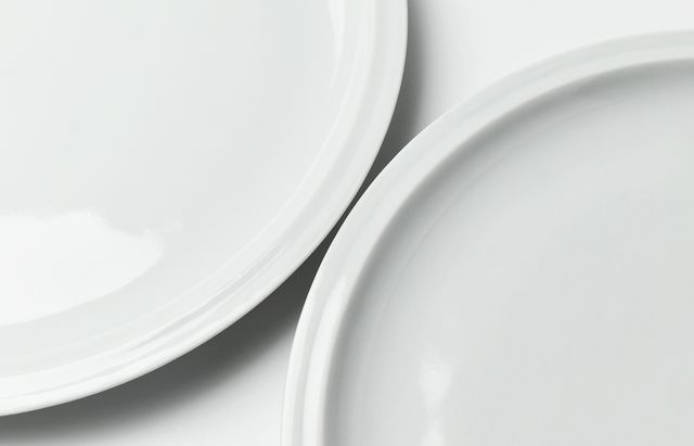 水野克俊 43 白磁ピューター9寸皿 ｜ 暮らしのうつわ花田 和食器 通販