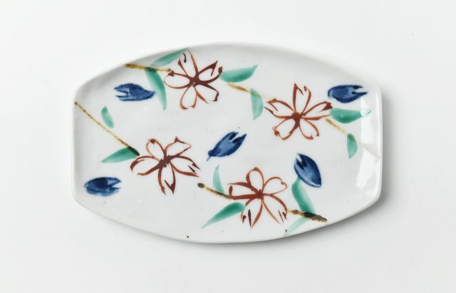 中尾万作 色絵桜台皿（中） ｜ 暮らしのうつわ花田 和食器 通販