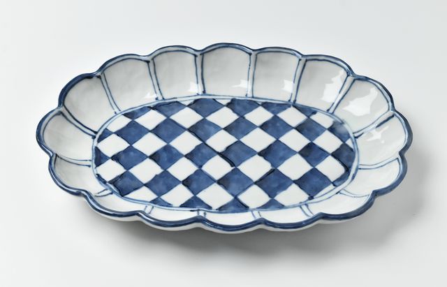 正木春蔵 染付 市松文輪花楕円皿T ｜ 暮らしのうつわ花田 和食器 通販