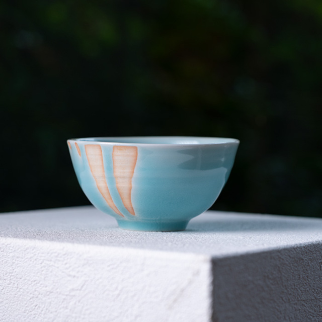 青白磁抹茶碗（IH-050） 作家「市川博一」