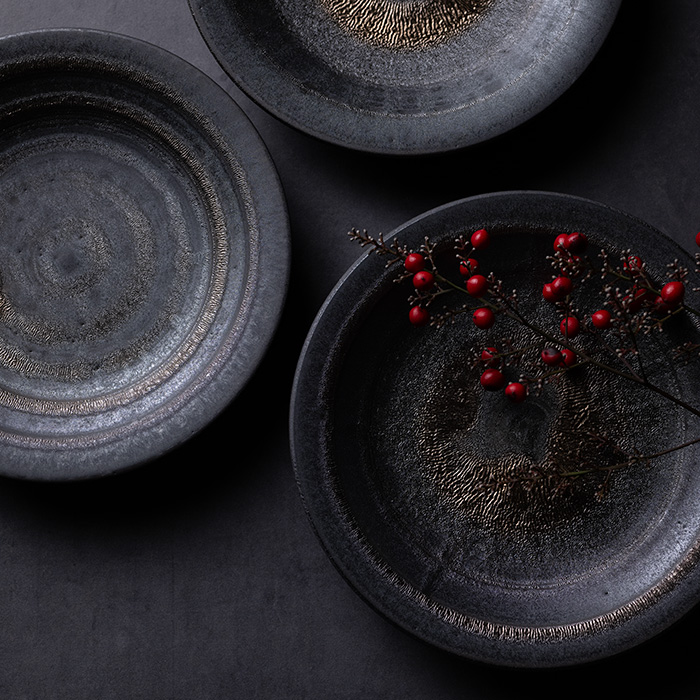 大皿 | 黒鳴変形板皿 (MOT-086) 作家「田中元将」