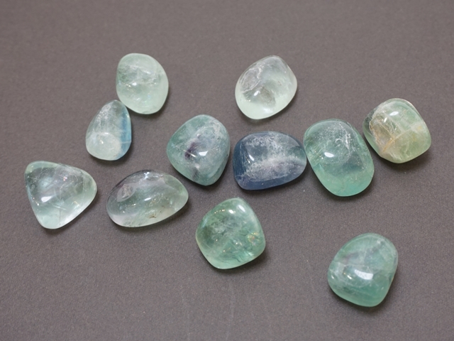 550】タンブル原石/グリーンフローライト/蛍石/1個単位 ペロル