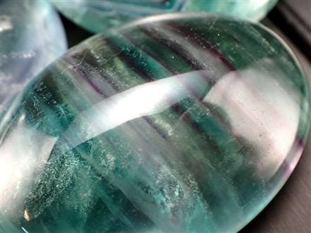 ☆色鮮やかで爽やかなフローライト☆ファントム入りや虹入りも