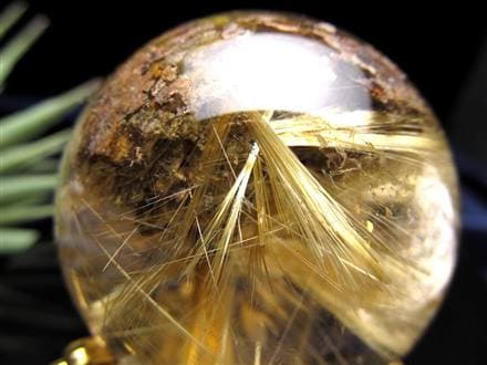 極みの逸品】☆絶大な存在感！太陽放射ルチル☆透明度抜群！板状