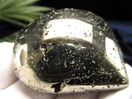 ◇完璧ともいわれる原石の結晶体◇強力な邪気祓いの石◇別名「フールズ