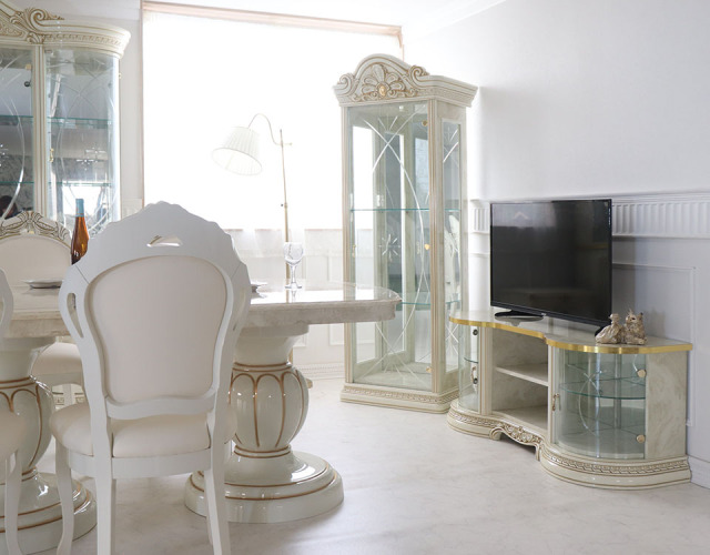 高級イタリア家具 レオナルド(REONARD) スリムショーケース