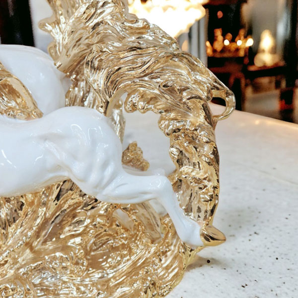 風水・開運インテリア・跳ね馬の置物（立ち馬） 2頭 （ホワイト） 動物