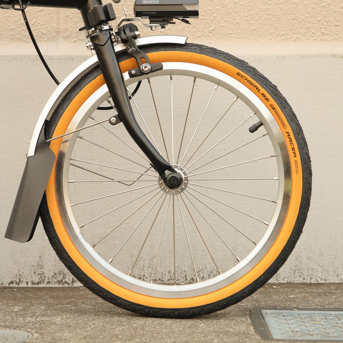 BROMPTON用タイヤ［SCHWALBE MARATHON RACER Tanside］16