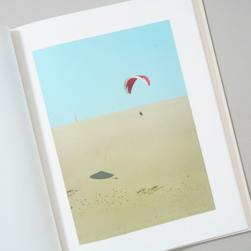 新刊/New] 虹 / 野口里佳(Rika Noguchi) | bookobscura｜写