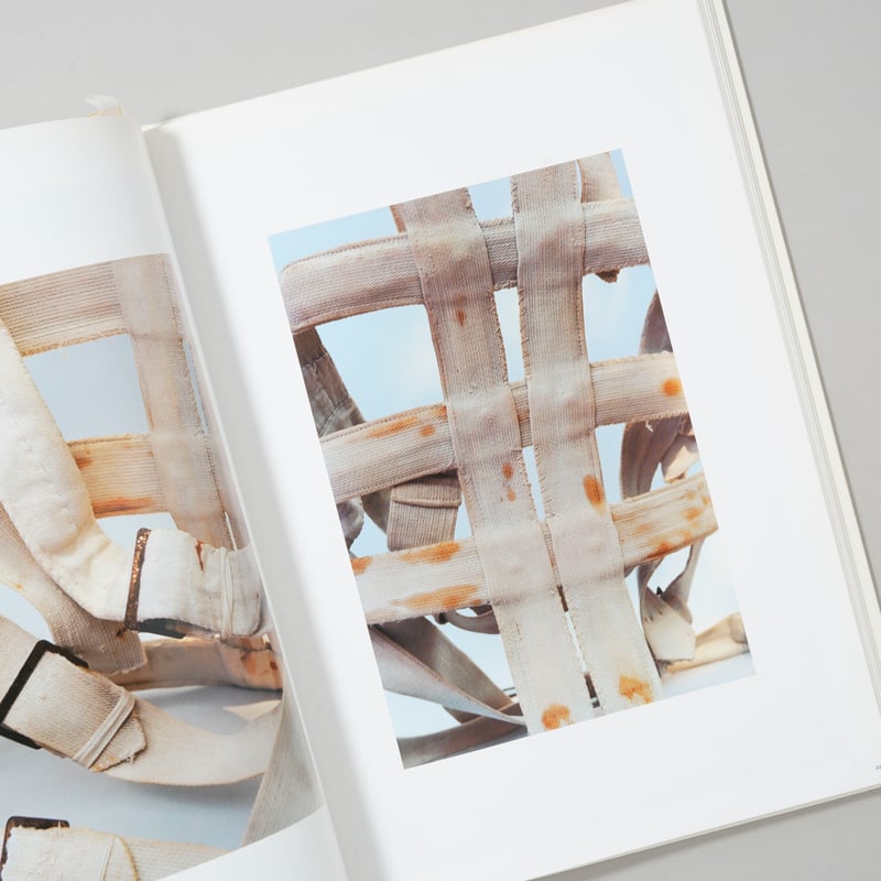 Frida by Ishiuchi / 石内都(Miyako Ishiuchi) | book